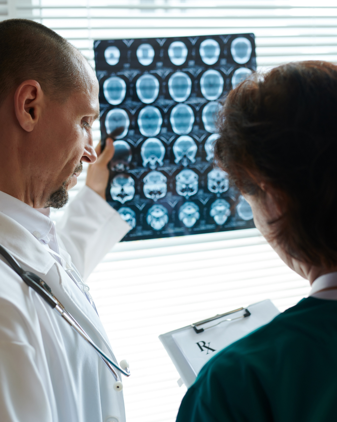 neurocirujano especialista en columna